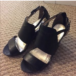 Sexy 3in black wedges